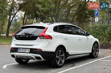 Хэтчбек Volvo V40 Cross Country 2012 в 