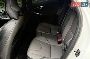 Хэтчбек Volvo V40 Cross Country 2012 в 