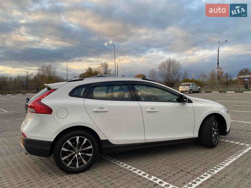 Хетчбек Volvo V40 Cross Country 2019 в Києві фото 2 Хетчбек Volvo V40 Cross Country 2019 в Києві