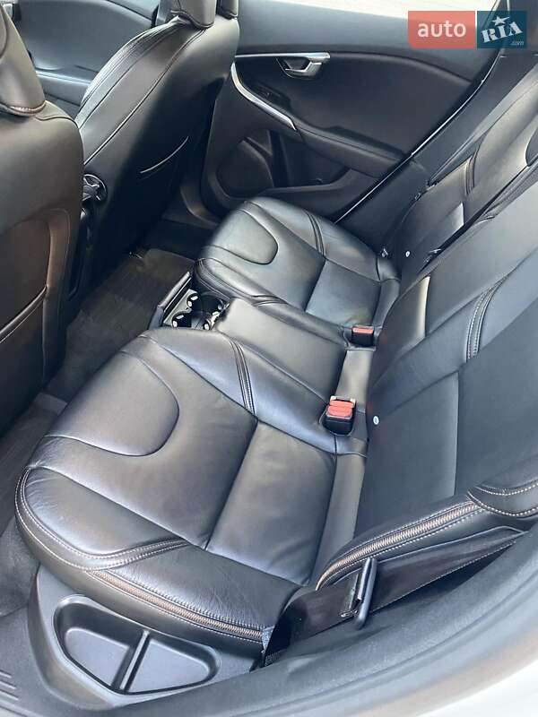 Хетчбек Volvo V40 Cross Country 2019 в Києві фото 11 Хетчбек Volvo V40 Cross Country 2019 в Києві