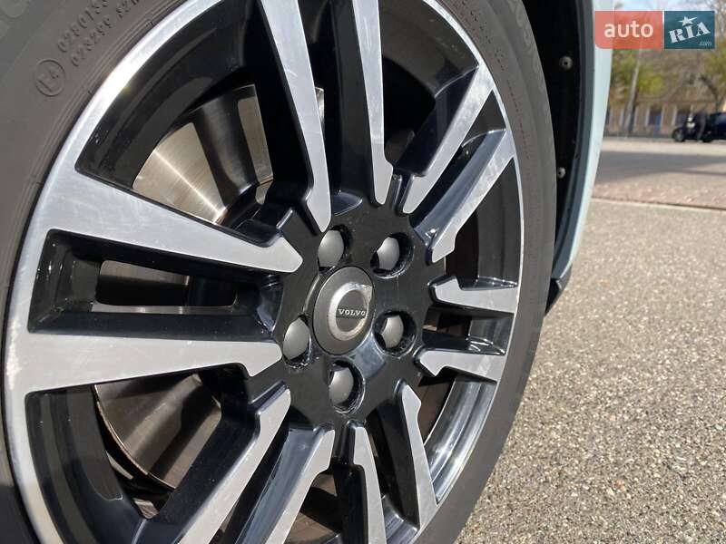 Хэтчбек Volvo V40 Cross Country 2017 в Николаеве фото 61 Хэтчбек Volvo V40 Cross Country 2017 в Николаеве