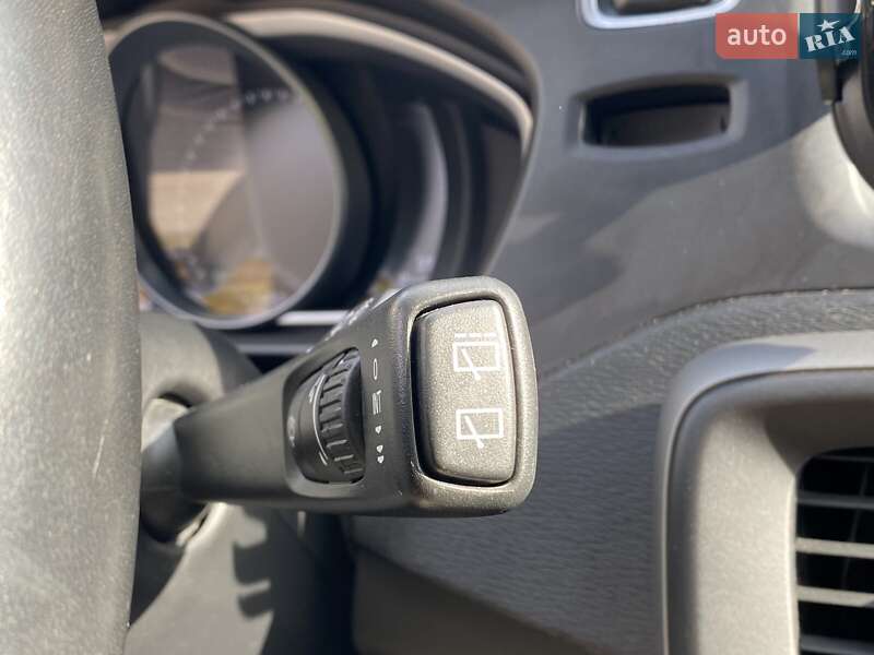Хэтчбек Volvo V40 Cross Country 2017 в Николаеве фото 47 Хэтчбек Volvo V40 Cross Country 2017 в Николаеве
