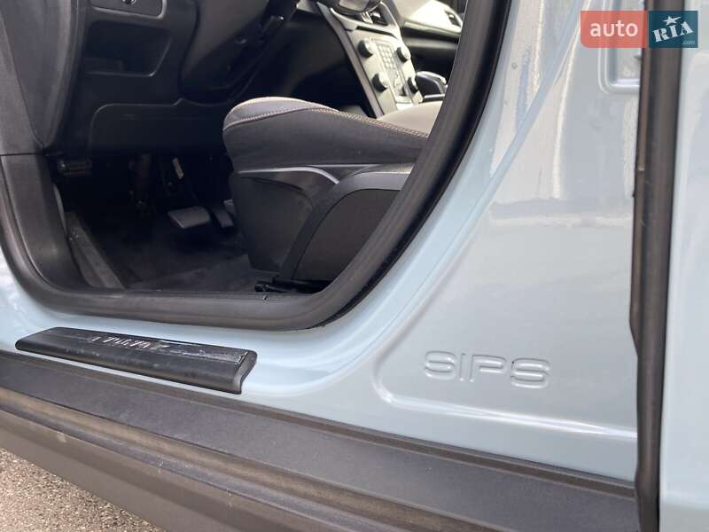 Хэтчбек Volvo V40 Cross Country 2017 в Николаеве фото 58 Хэтчбек Volvo V40 Cross Country 2017 в Николаеве
