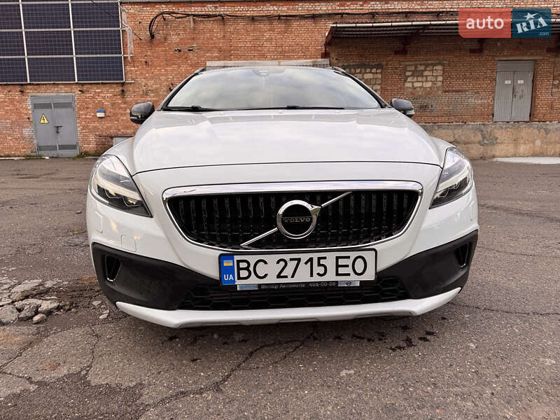 Хетчбек Volvo V40 Cross Country 2016 в Трускавці