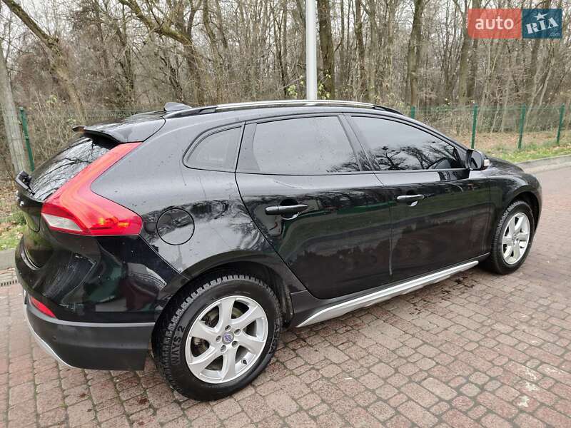 Хэтчбек Volvo V40 Cross Country 2014 в Киеве