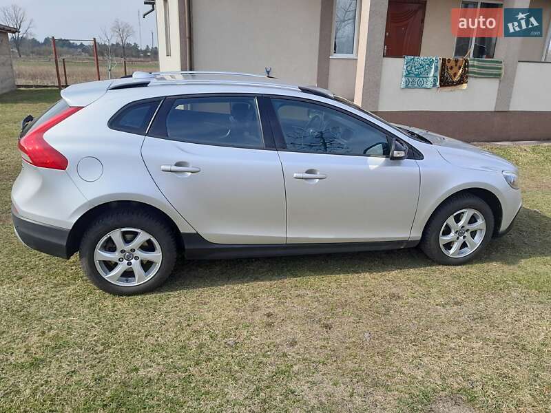 Хетчбек Volvo V40 Cross Country 2015 в Зарічному фото 4 Хетчбек Volvo V40 Cross Country 2015 в Зарічному