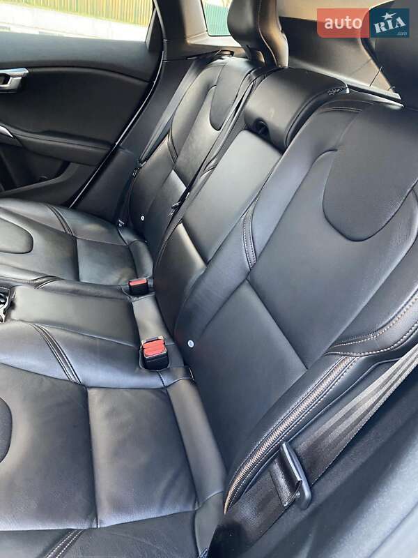 Хетчбек Volvo V40 Cross Country 2019 в Києві