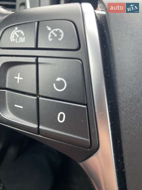 Хетчбек Volvo V40 Cross Country 2019 в Києві