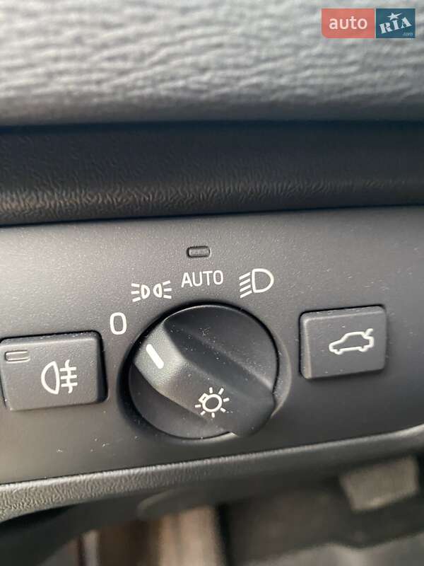 Хетчбек Volvo V40 Cross Country 2019 в Києві