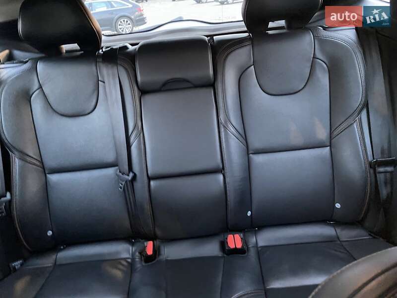 Хетчбек Volvo V40 Cross Country 2019 в Києві