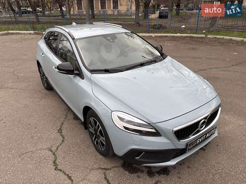 Хетчбек Volvo V40 Cross Country 2017 в Миколаєві