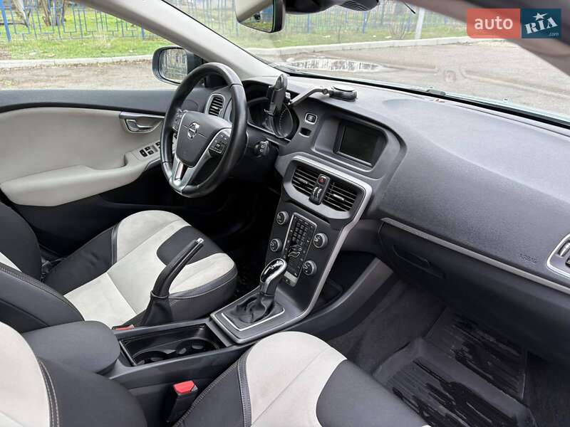 Хетчбек Volvo V40 Cross Country 2017 в Миколаєві