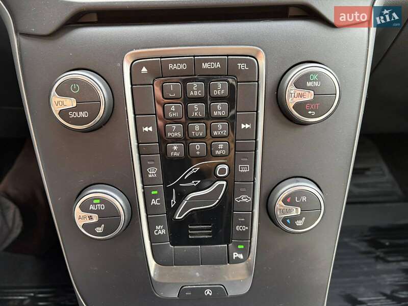 Хетчбек Volvo V40 Cross Country 2017 в Миколаєві