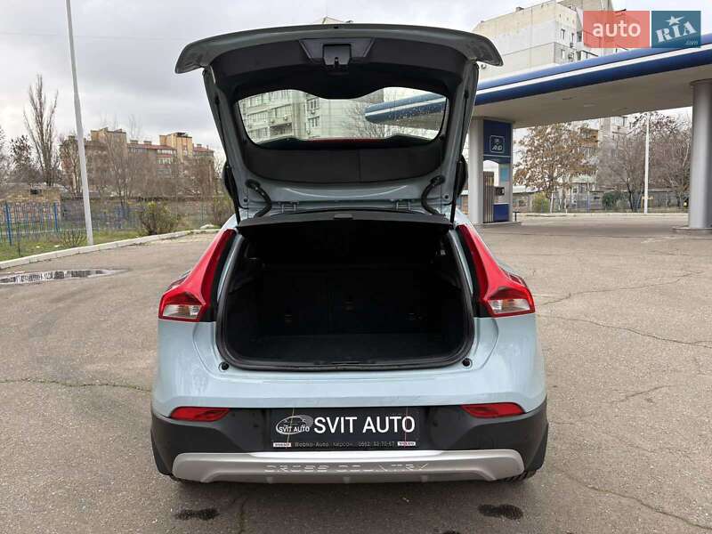 Хетчбек Volvo V40 Cross Country 2017 в Миколаєві