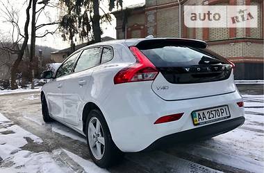 Хэтчбек Volvo V40 2014 в Киеве