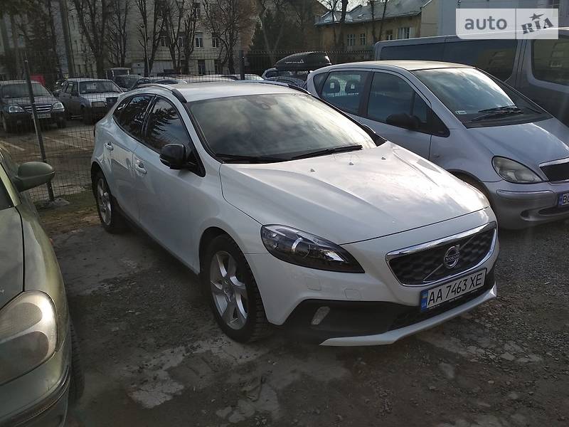 Хэтчбек Volvo V40 2013 в Львове