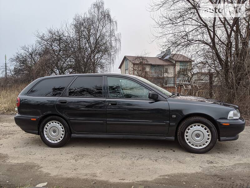 Універсал Volvo V40 1997 в Львові