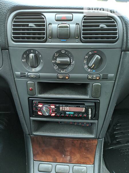 Універсал Volvo V40 1997 в Львові