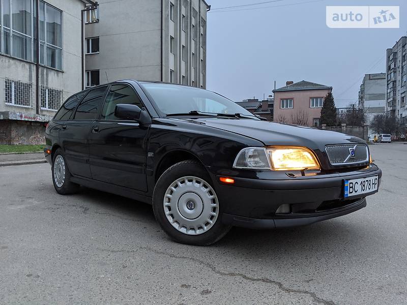 Універсал Volvo V40 1997 в Львові