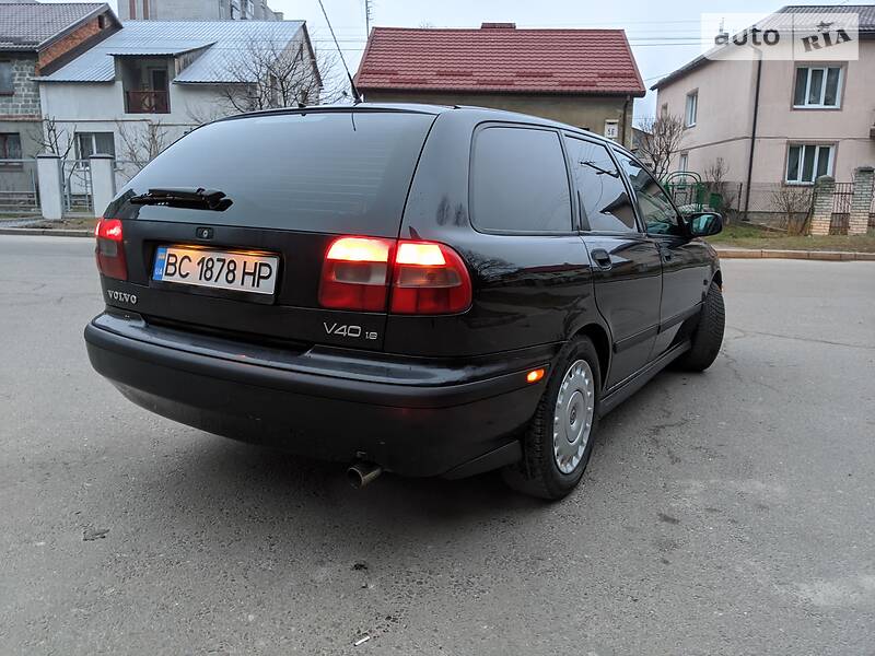 Універсал Volvo V40 1997 в Львові