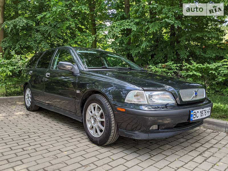 Універсал Volvo V40 1997 в Львові