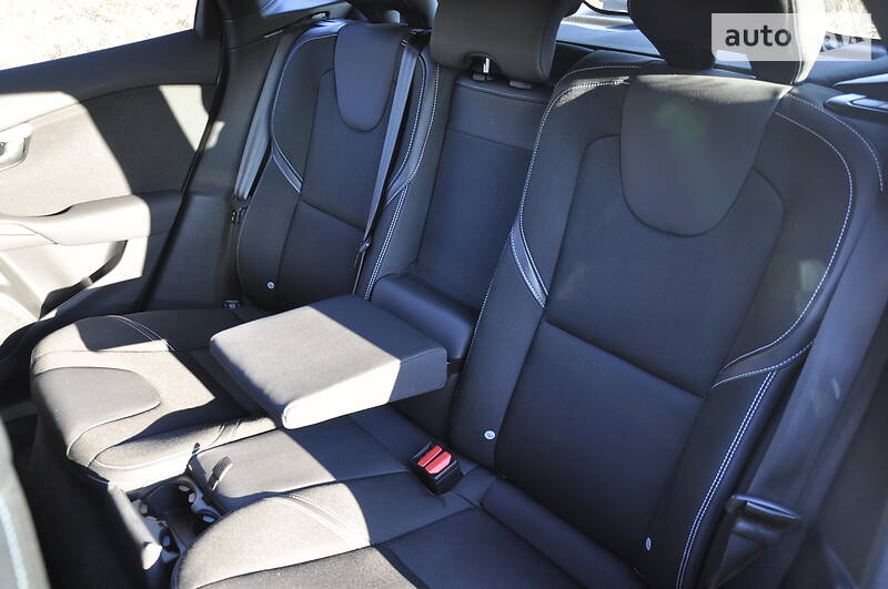 Хетчбек Volvo V40 2016 в Тернополі фото 28 Хетчбек Volvo V40 2016 в Тернополі