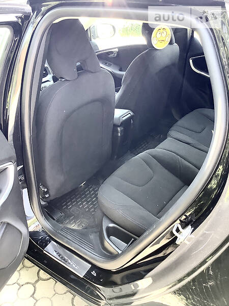 Хэтчбек Volvo V40 2013 в Владимире