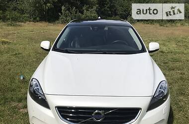 Хэтчбек Volvo V40 2015 в Червонограде