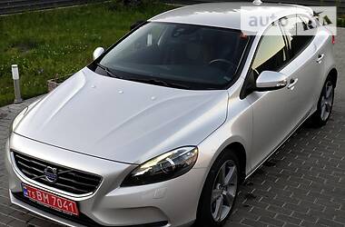 Хэтчбек Volvo V40 2012 в Радивилове