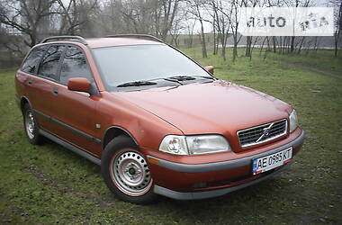Универсал Volvo V40 1998 в Кривом Роге