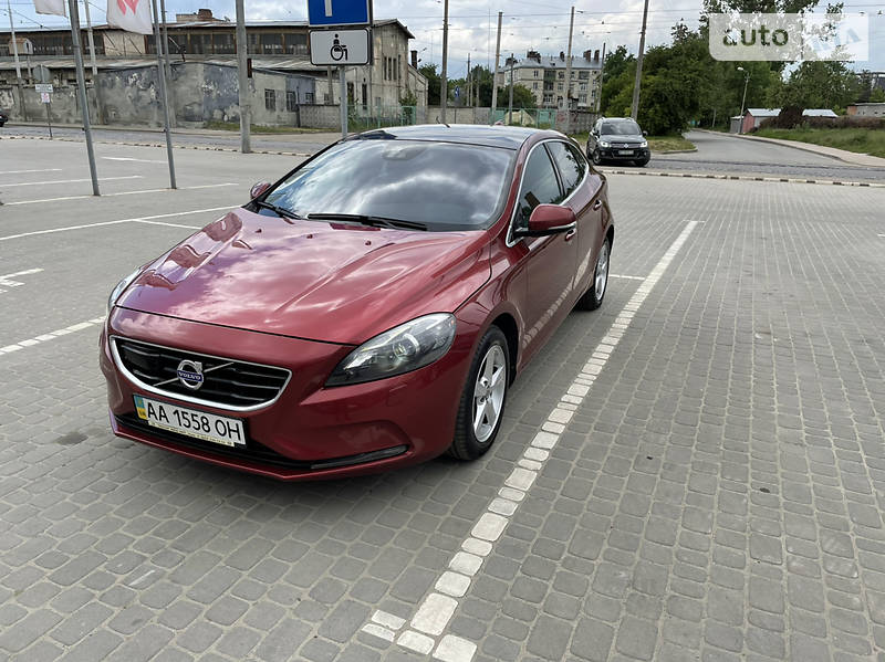 Хетчбек Volvo V40 2012 в Львові