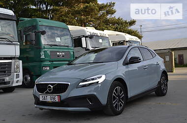 Универсал Volvo V40 2018 в Хусте