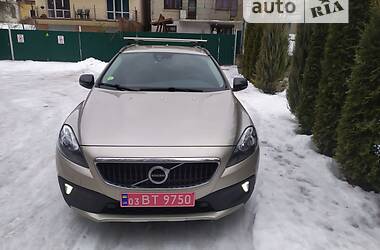 Хэтчбек Volvo V40 2016 в Львове