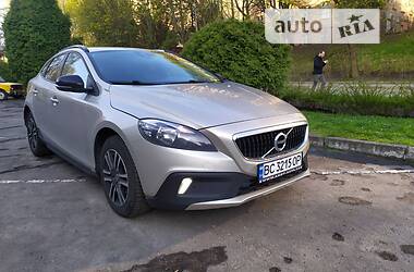 Хэтчбек Volvo V40 2016 в Львове