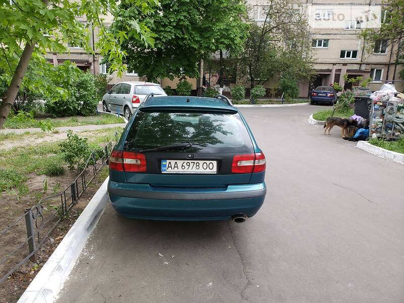 Универсал Volvo V40 2001 в Киеве