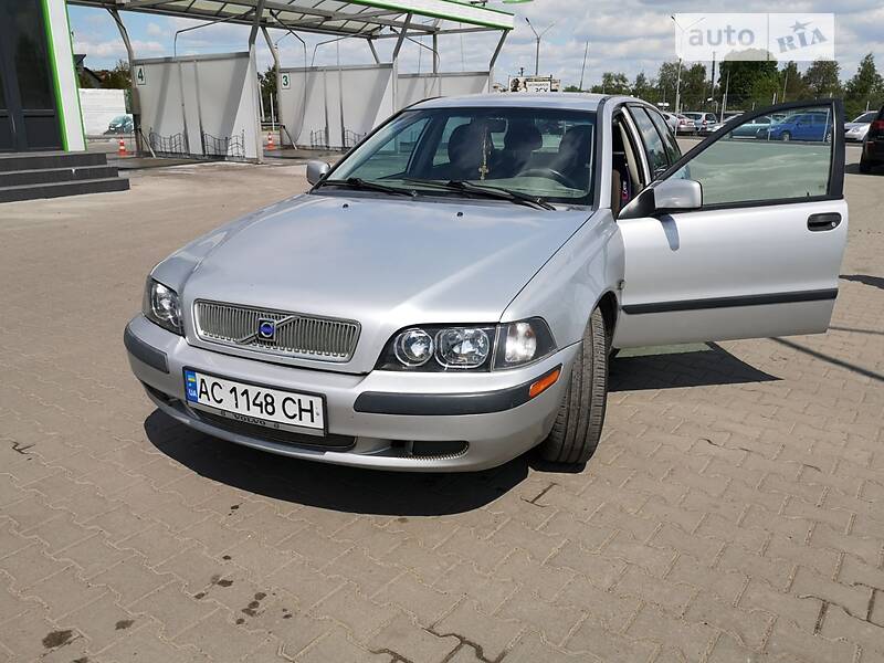 Універсал Volvo V40 2001 в Нововолинську