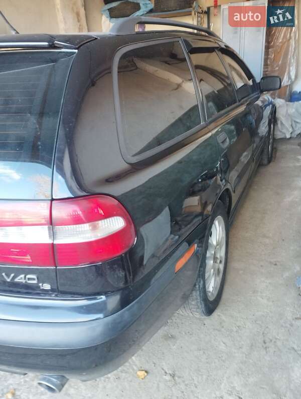 Универсал Volvo V40 2001 в Львове