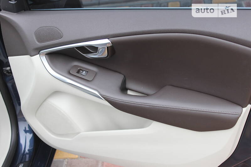 Хетчбек Volvo V40 2015 в Дніпрі фото 36 Хетчбек Volvo V40 2015 в Дніпрі