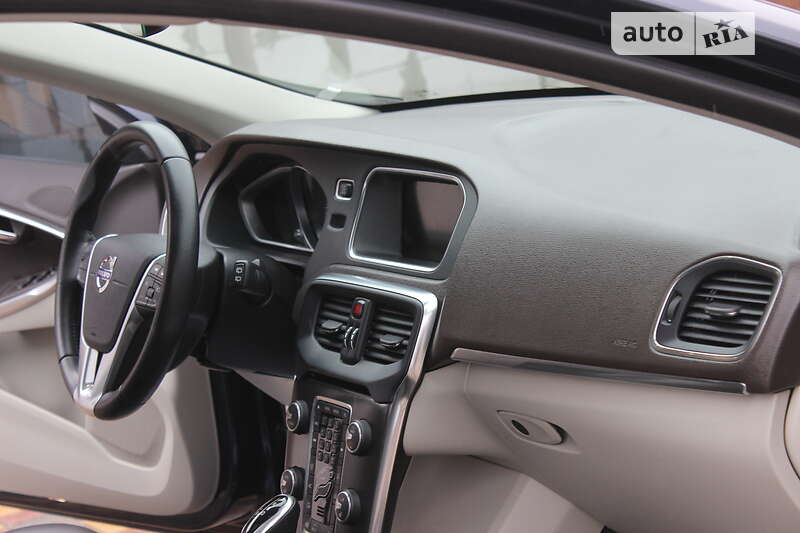 Хетчбек Volvo V40 2015 в Дніпрі фото 37 Хетчбек Volvo V40 2015 в Дніпрі