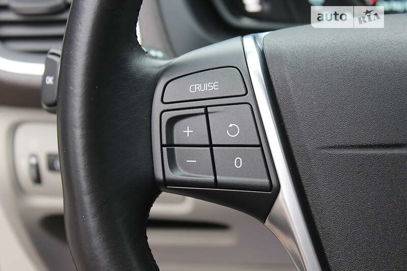 Хетчбек Volvo V40 2015 в Дніпрі фото 44 Хетчбек Volvo V40 2015 в Дніпрі