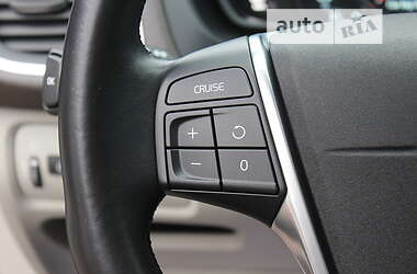 Хэтчбек Volvo V40 2015 в 