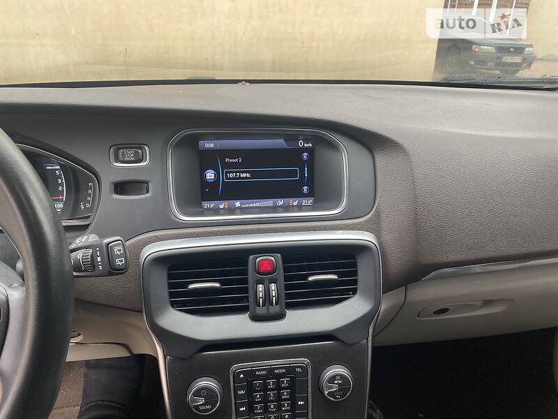 Хетчбек Volvo V40 2015 в Дніпрі фото 4 Хетчбек Volvo V40 2015 в Дніпрі