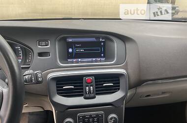 Хэтчбек Volvo V40 2015 в 