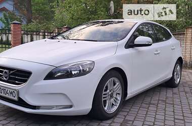 Хэтчбек Volvo V40 2013 в Львове