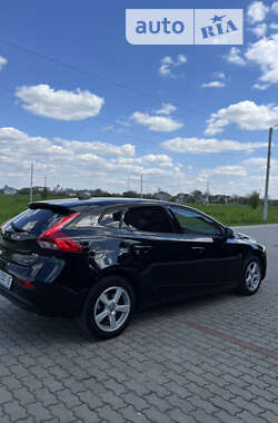 Хэтчбек Volvo V40 2015 в Стрые