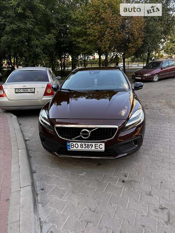 Хэтчбек Volvo V40 2016 в Тернополе