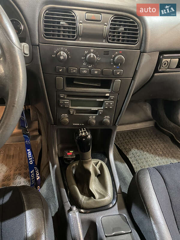 Универсал Volvo V40 2003 в Львове