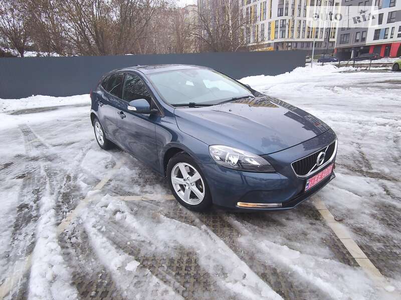 AUTO.RIA – Продам Вольво В40 2017 дизель 2.0 хетчбек бу у Львові, ціна ...