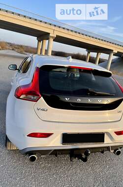 Хэтчбек Volvo V40 2015 в Тернополе