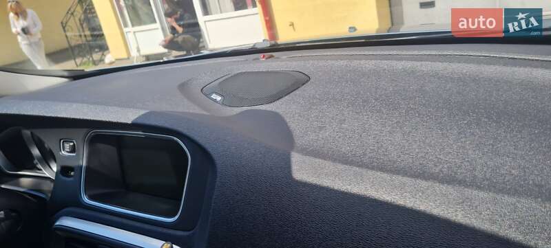 Хэтчбек Volvo V40 2013 в Маневичах